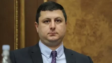 Շառլ Միշելը «սխալմամբ մյուս կողմ անցած» ասելով նկատի ունի ադրբեջանցիներին, թե՞ հայ զինվորներին. Աբրահամյան