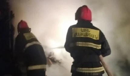 Հրդեհ Երևանի Թումանյան փողոցի շենքերից մեկում. ՆԳՆ ՓԾ