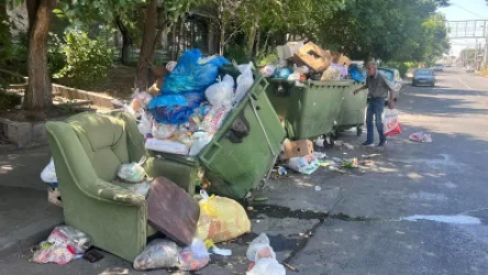 Քաղաքում հստակ աղբահանության ճգնաժամա, 4-5 օրով աղբամանները չեն դատարկվում. օգտատեր