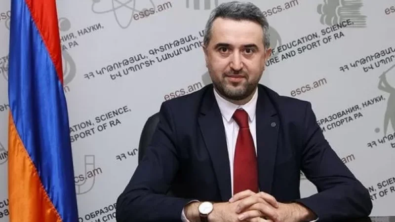 Արա Խզմալյանը Մատենադարանի նոր տնօրենն է