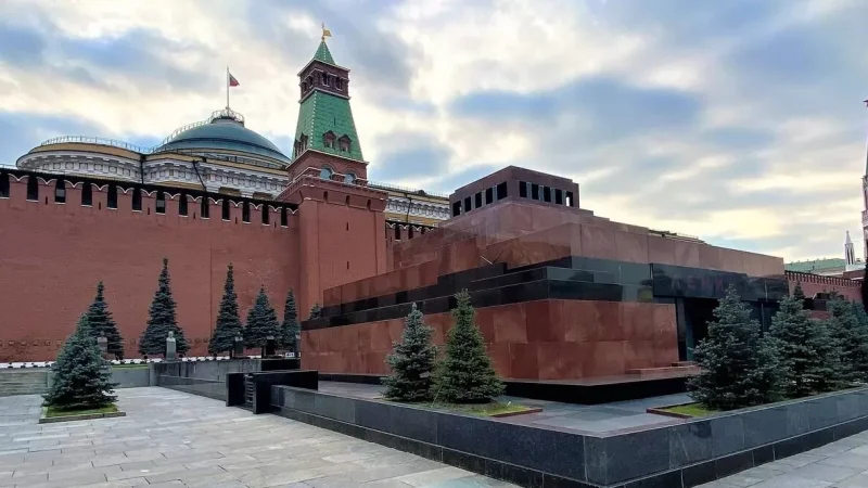 Անհայտ անձը «Մոլոտովի կոկտեյլ» է նետել Լենինի դամբարանի ուղղությամբ. ՌԴ