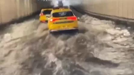 ՏԵՍԱՆՅՈՒԹ․ Հորդառատ անձրև՝ Մոսկվայում․ զգուշացվում է փակել սրճարանների ամառային պատշգամբները