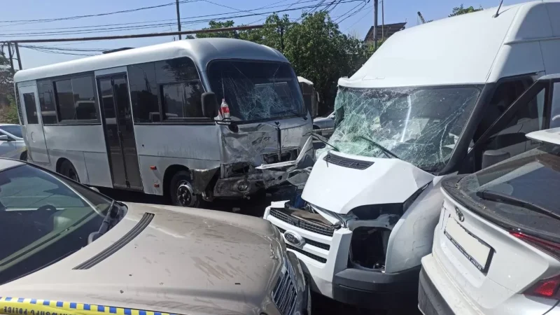 Accident on David Bek Street Involving Bus and Truck