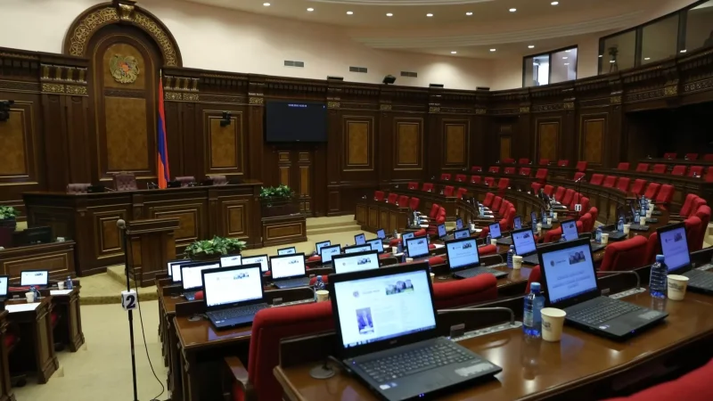 «Պատիվ ունեմ» խմբակցությունը կդիմի ՍԴ․ «Հրապարակ»