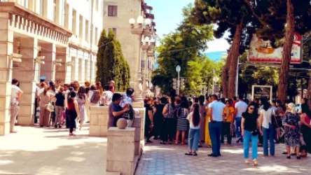 ՏԵՍԱՆՅՈՒԹ. Ստեփանակերտում և Արցախի այլ բնակավայրերում ամենուր հերթեր են