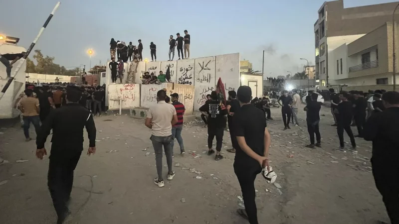 Ջրցան մեքենաներ են կիրառել Շվեդիայի դեսպանատան վրա հարձակված ցուցարարներին ցրելու համար․ Իրաք