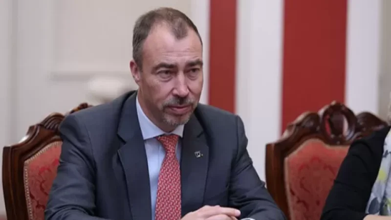 Մեկ տարով երկարաձգել է Տոյվո Կլաարի մանդատը