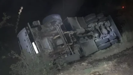 «ԿԱՄԱԶ»-ը կողաշրջվել է և 4 մետր սահել ձորակը