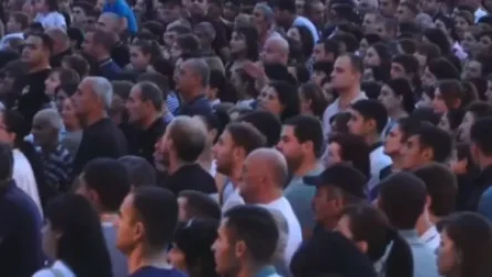 ՈՒՂԻՂ․ Ստեփանակերտում և Երևանում մեկնարկել է համաժամանակյա հանրահավաքը