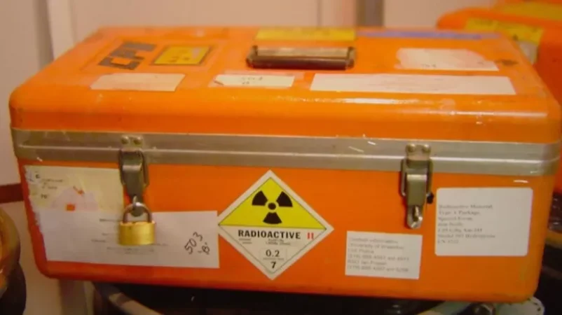 ՀԱՊԿ շտաբի շենքի մոտ հայտնաբերվել է «ռադիում» մակագրությամբ տուփ. ՌԴ