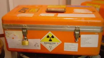 ՀԱՊԿ շտաբի շենքի մոտ հայտնաբերվել է «ռադիում» մակագրությամբ տուփ. ՌԴ