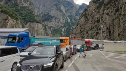 Կիլոմետրանոց հերթեր՝ Վերին Լարսի վրացական անցակետի մոտ․ ինչ է հայտնի