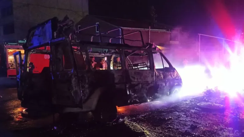 Photos: Ford Car Catches Fire on Isakov Avenue