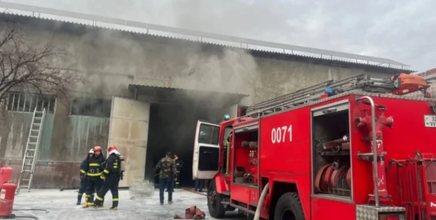 Երևանում դեղատան պահեստում հրդեհ է բռնկվել