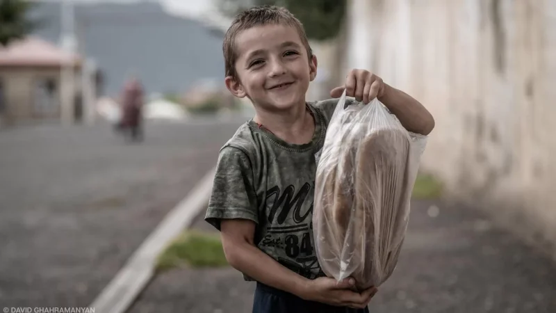 Հացի հերթից՝ դեպի տուն․ փոքրիկ դրվագ` արցախցի «խոխայից»