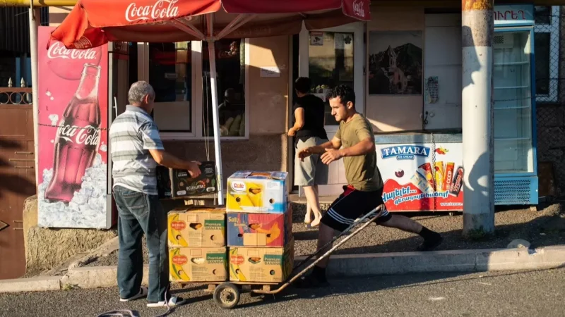 PHOTOS: How Bread is Transported from the Factory to the Store in Artsakh