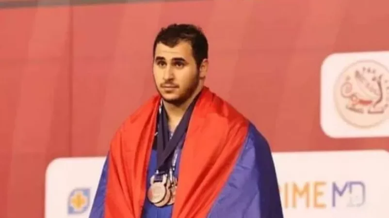 Ծանրորդ Սուրեն Գրիգորյանը ոսկե մեդալ է նվաճել. Ծանրամարտի Մ20 ԵԱ
