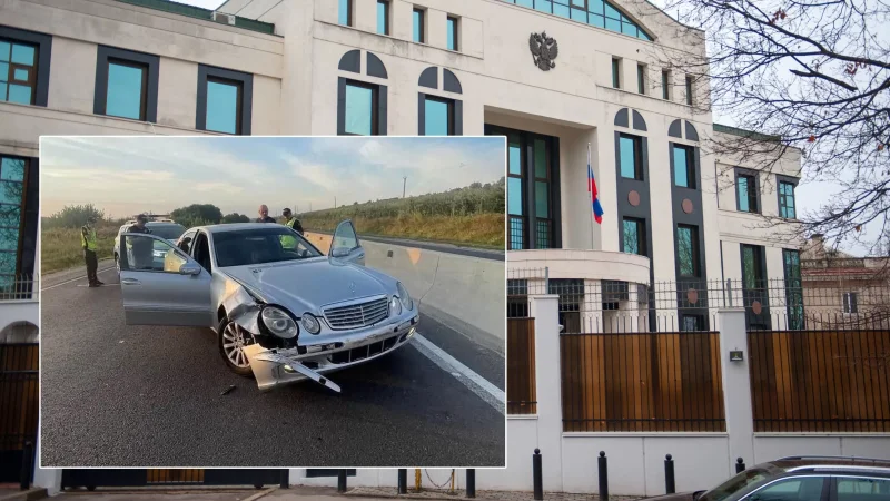 Քիշնևում  Mercedes-ը բախվել է ՌԴ դեսպանատան դարպասներին
