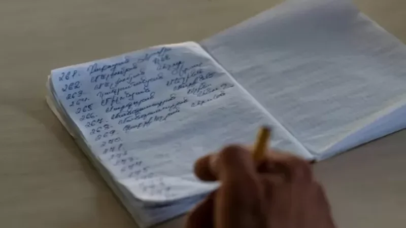 Photographs: At 4:00 AM, with This List, They Have to Go Get 2 Loaves of Bread in Artsakh