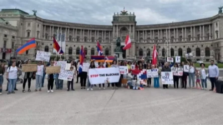 ԼՈՒՍԱՆԿԱՐՆԵՐ․ Վիեննայի հայերը ցույց են արել՝ ի պաշտպանություն պաշարված Արցախի