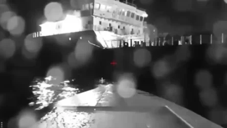 ՏԵՍԱՆՅՈՒԹ․ Ինչպես է ուկրաինական հեռակառավարվող ռազմական նավակը խոցում ռուսական «Սիգ» լցանավը