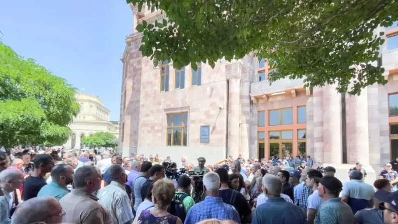 Ակցիայի մասնակիցները մինչև ժամը 18։00 ժամանակ են տվել կառավարությանը