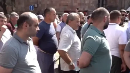 ՏԵՍԱՆՅՈՒԹ. Ցուցարարները փակել են Հանրապետության հրապարակ տանող փողոցները