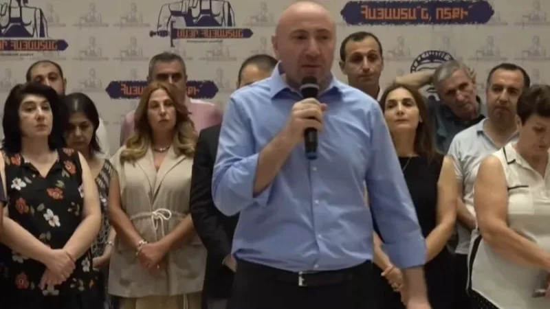 Վայր եմ դնում պատգամավորի մանդատս և մասնակցում եմ ավագանու ընտրությանը հանուն իշխանափոխության․ Անդրանիկ Թևանյան