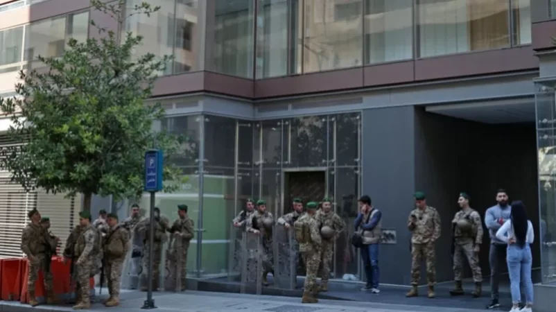 Անհայտ անձինք ռումբ են նետել Լիբանանում Շվեդիայի դեսպանատան մուտքի մոտ