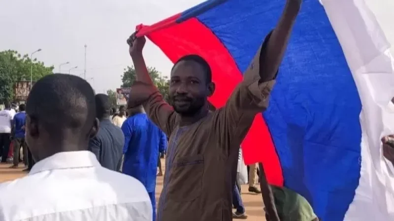 Նիգերում մեծացել է ռուսական դրոշների պահանջարկը. Արևմուտքը մտահոգված է Աֆրիկայում ռուսամետ տրամադրությունների աճով