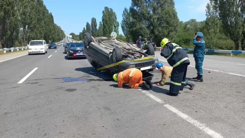Photos: Severe Accident on Yerevan-Sevan Highway, Passenger in Critical Condition