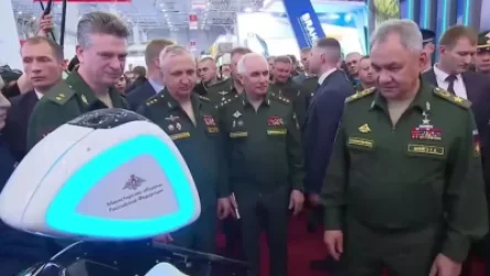 ՏԵՍԱՆՅՈՒԹ. Շոյգուին «Բանակ-2023» համաժողովում ողջունել է Ալյոշա ռոբոտը