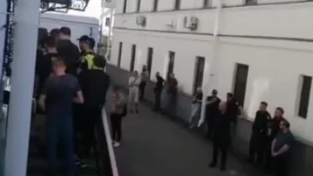 ՏԵՍԱՆՅՈՒԹ. Իրավապահները շղթայել են Կիև-Պեչորյան մայրավանքի երեք մասնաշենքերը