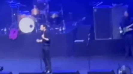 ՏԵՍԱՆՅՈՒԹ. Վրաստանում հանդիսատեսը տապալել է The Killers ռոք խմբի համերգը՝ սուլելով և դահլիճից հեռանալով