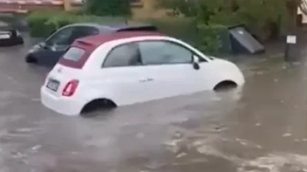 ՏԵՍԱՆՅՈՒԹ․ Հորդառատ անձրևների հետևանքով ջրի հզոր հոսքերը տանում են մեքենաները․ Գերմանիա