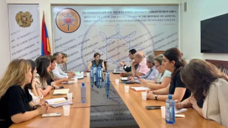 Նվաստացման ենթարկված երեխայի դեպքի առնչությամբ ԱՍՀ–ում հրատապ քննարկում է անցկացվել