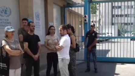 ՏԵՍԱՆՅՈՒԹ. Ակցիայի մասնակիցները փակել են ՄԱԿ-ի հայաստանյան գրասենյակի մուտքերը