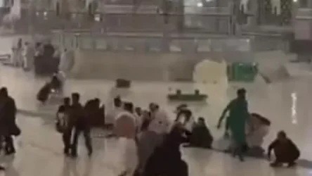 ՏԵՍԱՆՅՈՒԹ․ Սաստիկ փոթորիկ Սաուդյան Արաբիայում․  քամին քշում է կանգնած մարդկանց