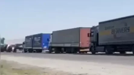 ՏԵՍԱՆՅՈՒԹ․ Մոտ 600 բեռնատարներ են կուտակվել Ղազախստանի և Ղրղըզստանի սահմանին