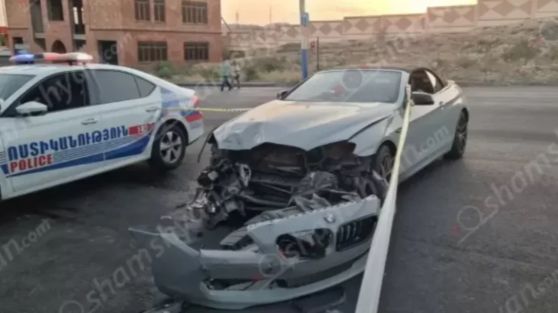 Ավտովթար Երևանում. բախվել են BMW-ն ու Mercedes-ը