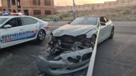 Ավտովթար Երևանում. բախվել են BMW-ն ու Mercedes-ը