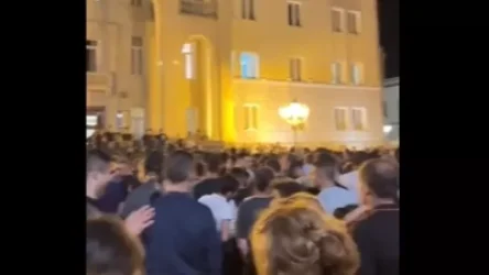 ՏԵՍԱՆՅՈՒԹ. Կադրեր՝ Ստեփանակերտից. մարդիկ Վերածննդի հրապարակում են