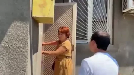 ՏԵՍԱՆՅՈՒԹ. Ինչպես է քաղաքացին դուռը փակում Ավինյանի դեմքին