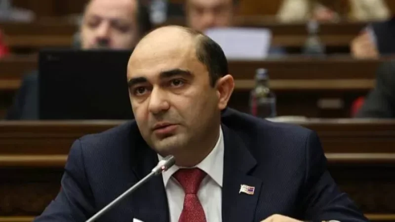 Էդմոն Մարուքյանի գրառումը՝ սահմանին ստեղծված իրավիճակի մասին