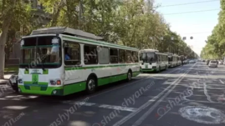 Ինչո՞ւ Երևանի կենտրոնում տրոլեյբուսները չեն կարողացել տեղաշարժվել․ ուղևորները ստիպված իջել են
