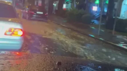 ՏԵՍԱՆՅՈՒԹ․ Ինչ տեսք ունի Ազատության պողոտան՝ քիչ առաջ տեղի ունեցած հորդառատ անձրևից հետո