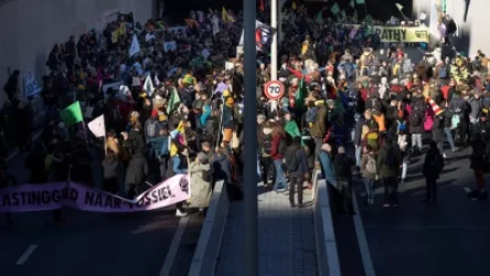 ՏԵՍԱՆՅՈՒԹ. Հաագայում ոստիկանությունը ձերբակալել է ավելի քան 2400 բնապահպան ակտիվիստների