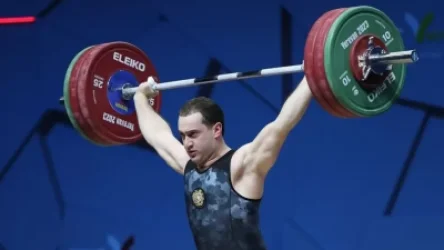 Ռաֆիկ Հարությունյանը ծանրամարտի ԱԱ-ում նվաճեց փոքր բրոնզ