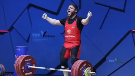 Անդրանիկ Կարապետյանը նվաճեց փոքր ոսկե մեդալ. ծանրամարտի ԱԱ