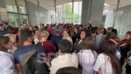 ՏԵՍԱՆՅՈՒԹ. «Ամեն ինչ անում են, որպեսզի բոլոր ուսուցիչները հիասթափվեն». ԿԳՄՍ–ի մոտ բողոքի ակցիա է